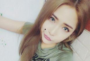 魏冰雪资料个人资料,才华横溢的年轻艺术家，用画笔描绘人生百态