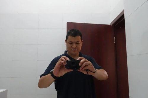 演员邓龙,影视界多面手，演绎人生百态